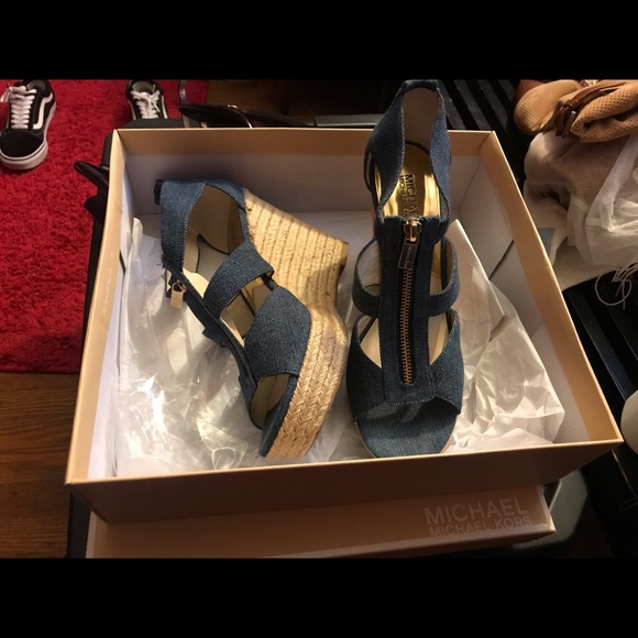 Shoes - Picture 1 of 1